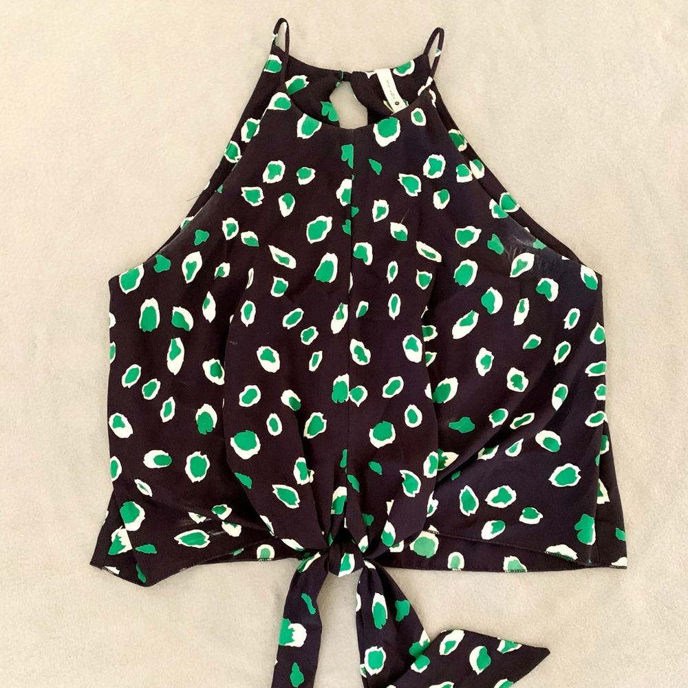 Crop tank with tie